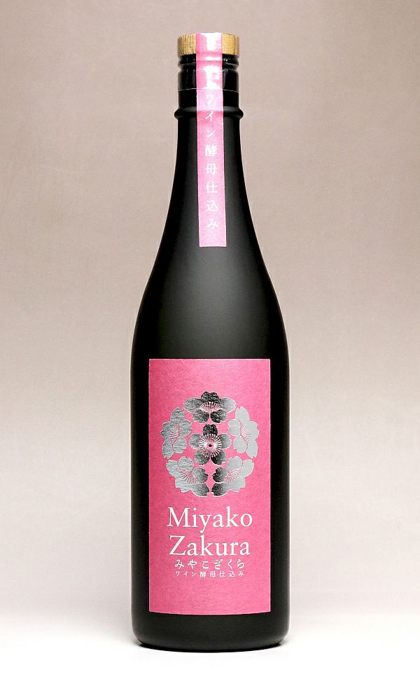 Miyako Zakura 赤ワイン酵母仕込み 25度720ml